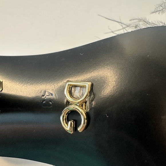 Fashion design 
Barocco-Heel Feather Ankle-Strap Sandals - Picture 9 of 13